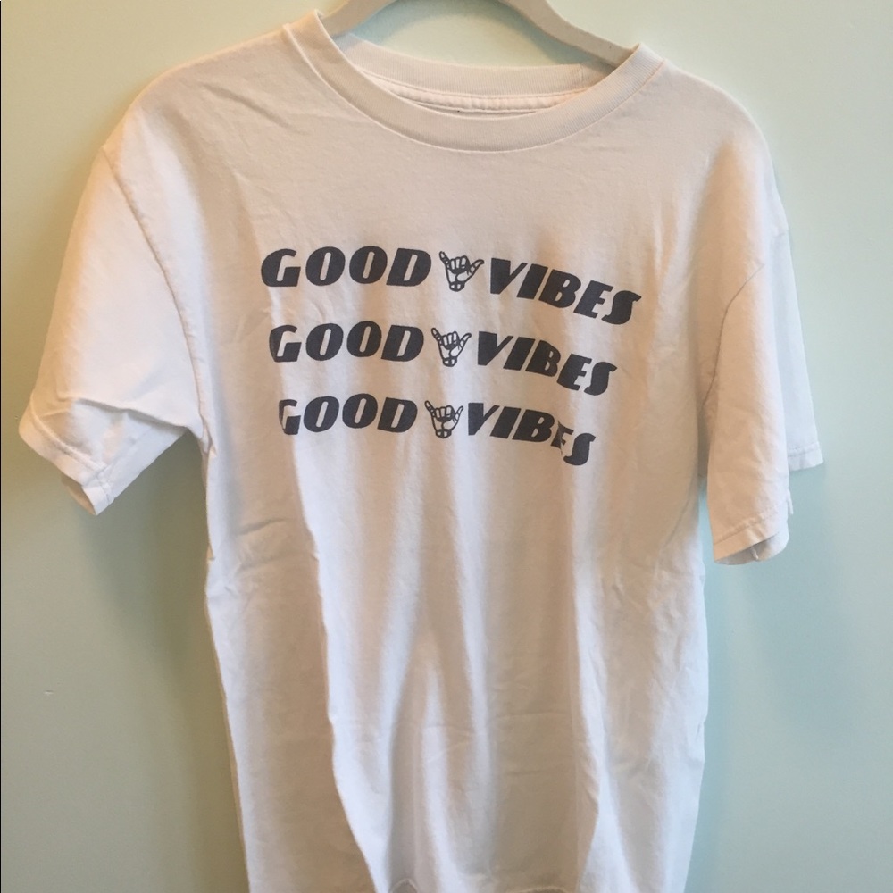 Brandy Melville Good Vibes Tee